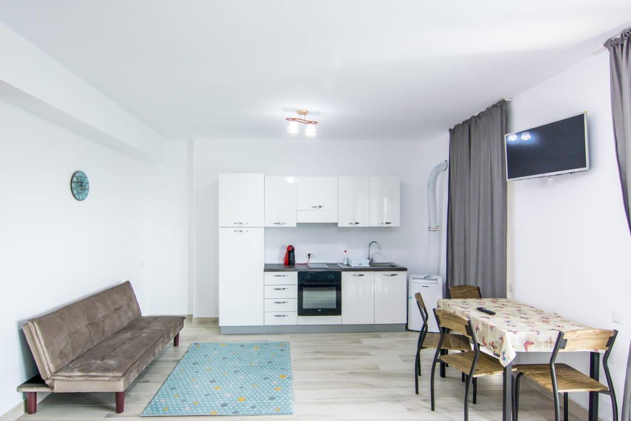 Fendi Apartment Năvodari Екстериор снимка